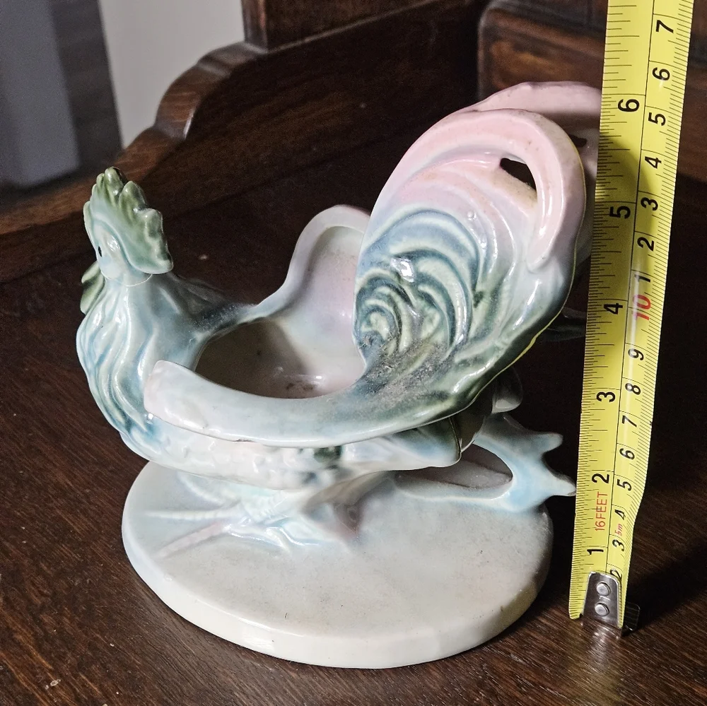 Vintage Hull Pottery Rooster Planter.